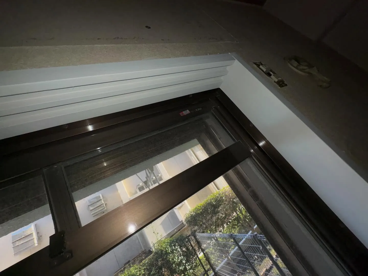 【宮崎市】雨の日でもできる？内部塗装・窓枠塗装のポイントを解...