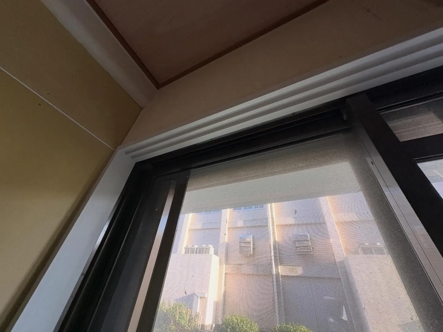 【宮崎市】雨の日でもできる？内部塗装・窓枠塗装のポイントを解...