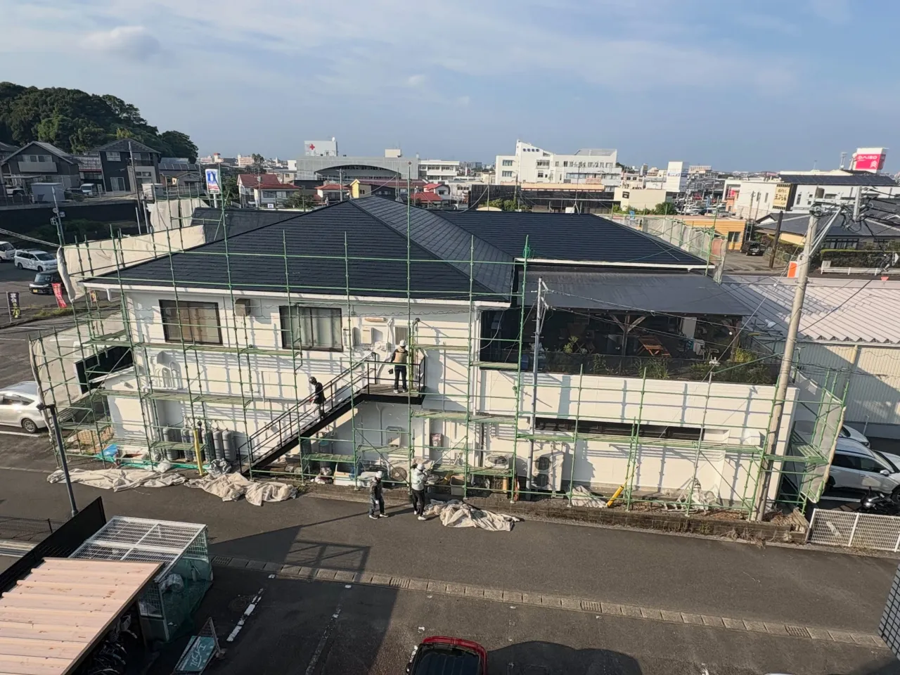 市内店舗の施工状況|屋根・外壁塗装もいよいよ終盤!
